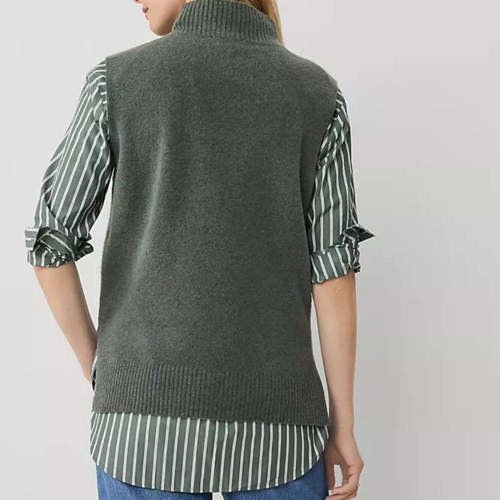 Boxy Ribbed Vneck Sweater - Picture 3 of 7